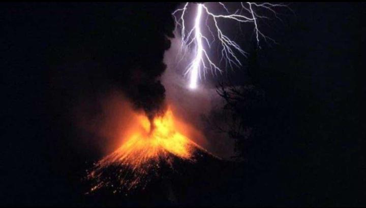 Erupsi Gunung Lewotobi Laki-laki